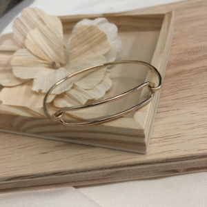 Looped Bracelet With Clasp