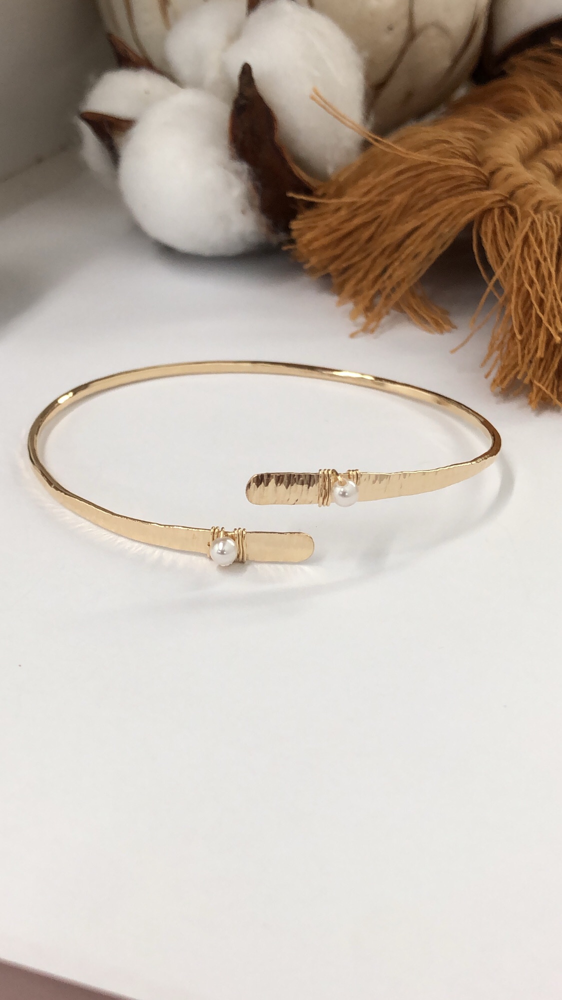 Ribbed Essence Cuff